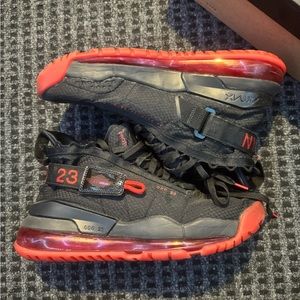 Jordan protomax 720 black university red